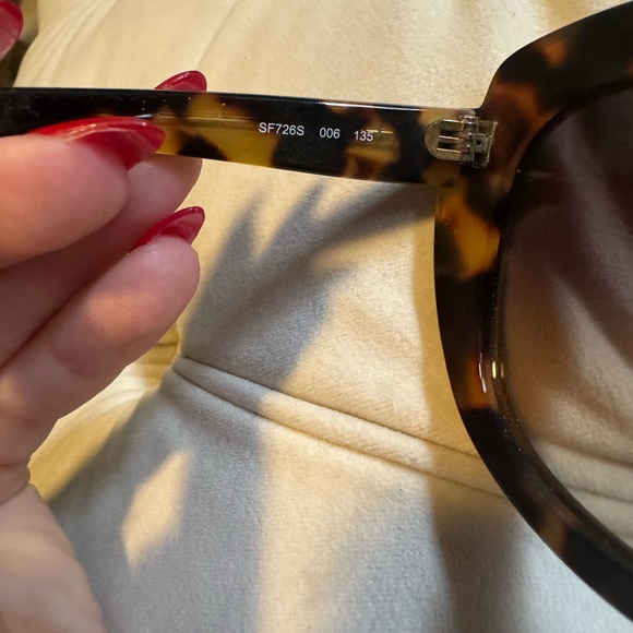 Salvatore Ferragamo Black Oval Havana Sunglasses - Picture 3 of 6